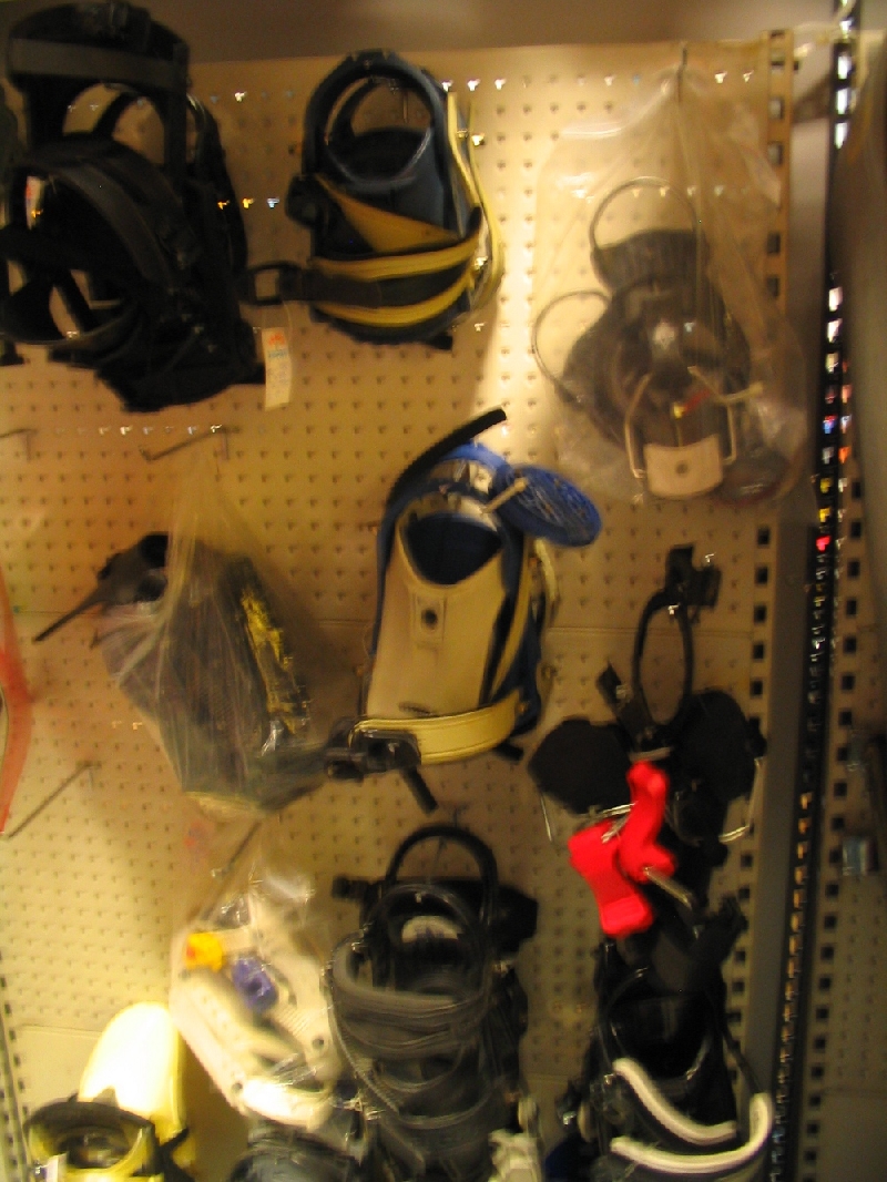  Snowboard deske, vezi, obutev, rokavice, oprema, servis, montaža